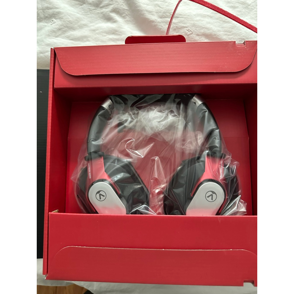 Austrian Audio Hi-X15 Over-Ear Headphones in Black and Red, One Size - Picture 5 of 5